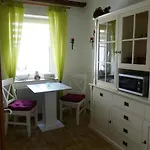 Haus Vivienne *